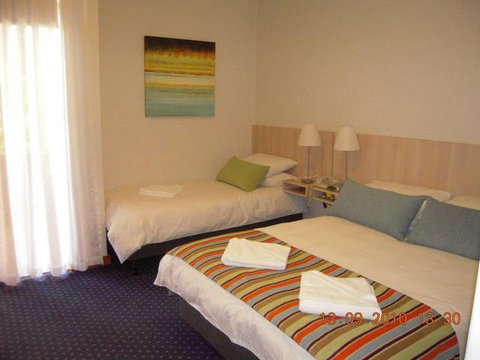 Tudor Inn Motel - Accommodation NSW 0