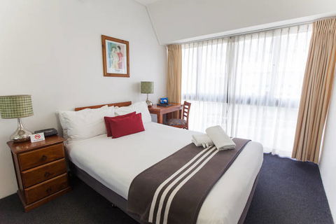 Y Hotel Hyde Park - Accommodation NSW 9