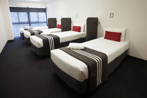 Y Hotel Hyde Park - Accommodation NSW 10