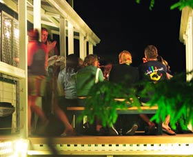 Blue Reef Backpackers - Accommodation NSW 2