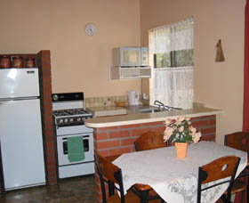 Gum Grove Chalets - Accommodation NSW 2