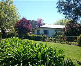 Acacia Park Farm House - Accommodation NSW 8