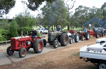 Hugh Manning Tractor  Machinery Museum - Accommodation NSW