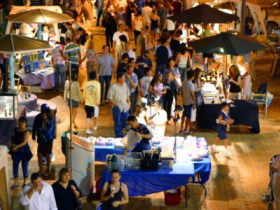Surfers Paradise Beachfront Markets - Accommodation NSW 0