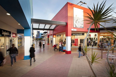 Harbour Town Adelaide - Accommodation NSW 3