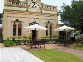 Williamstown SA Accommodation NSW