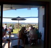 Tenafeate Creek Wines - Accommodation NSW