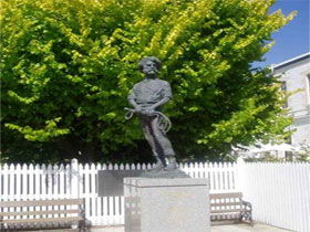 Alexander Cameron Statue - Accommodation NSW 0