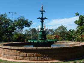 Band Rotunda And Fairy Fountain - Accommodation NSW 0