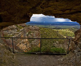 Hassans Walls Lookout - Accommodation NSW 0