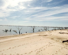 Lake Victoria - Accommodation NSW 1