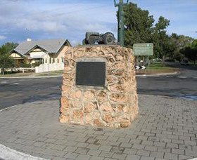 Ferguson Tractor Monument - Accommodation NSW 1