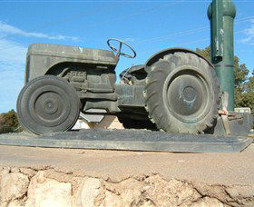 Ferguson Tractor Monument - Accommodation NSW 0