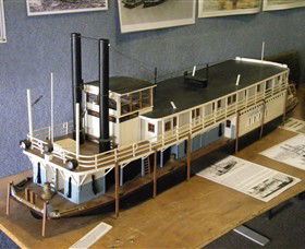 Wentworth Model Paddlesteamer Display - Accommodation NSW 2