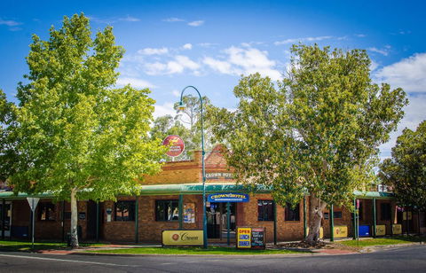 Crown Hotel Wentworth - Accommodation NSW 0