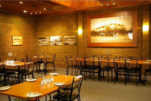 Crown Hotel Wentworth - Accommodation NSW 4