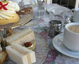 Afternoon Tea At Burnett House - Accommodation NSW 2
