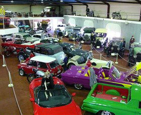 McFeeters Motor Museum And Visitor Information Centre - Accommodation NSW 1
