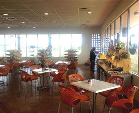 McFeeters Motor Museum And Visitor Information Centre - Accommodation NSW 4