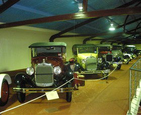McFeeters Motor Museum And Visitor Information Centre - Accommodation NSW 3