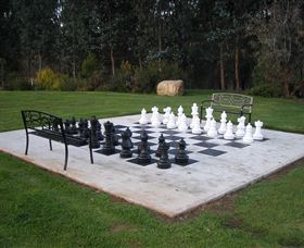 Brookfield Maze - Accommodation NSW 4