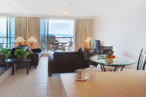Golden Sands On Main Beach - Accommodation NSW 0