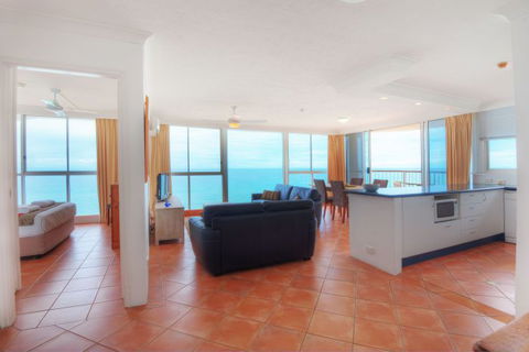 Golden Sands On Main Beach - Accommodation NSW 9