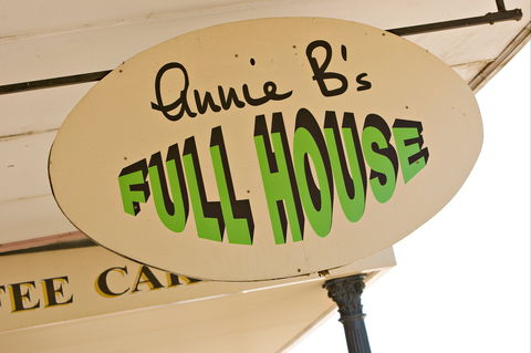 Annie B's Full House - Accommodation NSW 1