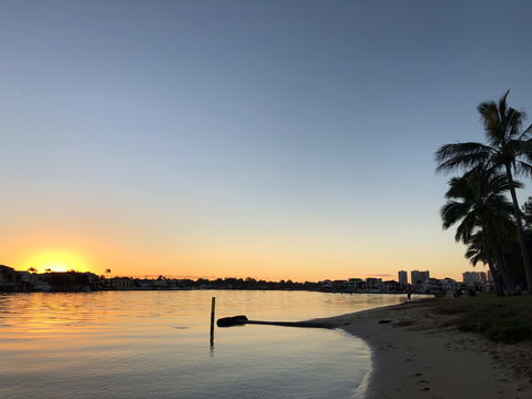 Surf In Paradise - Accommodation NSW 1