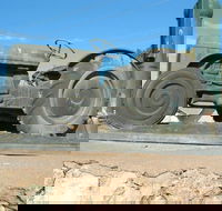 Ferguson Tractor Monument - Accommodation NSW