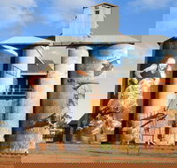 Riverina Outdoor Art Trail - Accommodation NSW