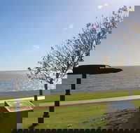 The Donald Campbell Obelisk - Accommodation NSW