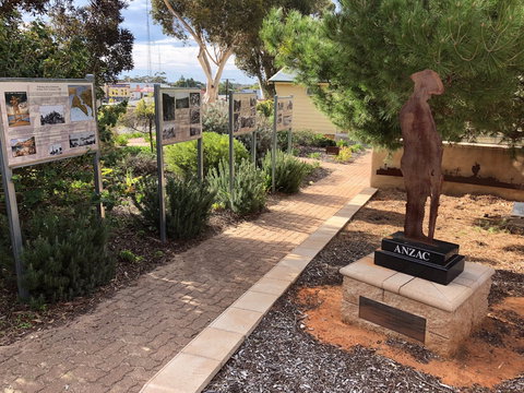 Moonta Area School Memorial Trail - Accommodation NSW 0