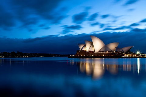 Sydney Departure Private Transfers From Sydney City To Airport SYD In Luxury Van - Accommodation NSW 3