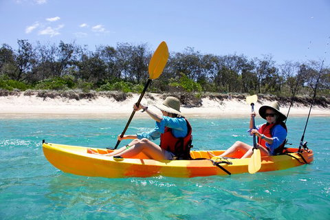 Half-Day Kayak, SUP And Snorkel Tour At Wave Break Island With Lunch - Accommodation NSW 1