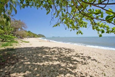 Airport Transfer - Palm Cove, Kewarra Beach & Trinity Beach To Cairns Airport - Accommodation NSW 3