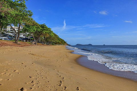 Airport Transfer - Palm Cove, Kewarra Beach & Trinity Beach To Cairns Airport - Accommodation NSW 7