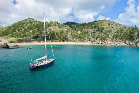 Helicopter And Magnetic Island Sailing - Accommodation NSW 8