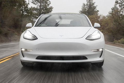 Adelaide Airport Arrival Transfer OR Tour In A Tesla Model3 EV - Accommodation NSW 4