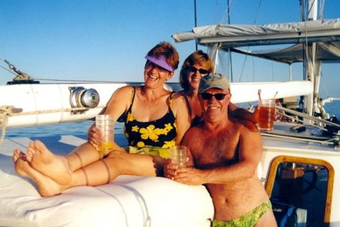 A Whitsunday Luxury Sailing Holiday - Accommodation NSW 4