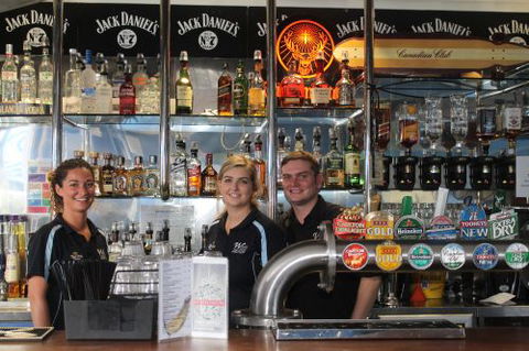 PAUL'S SEAFOOD ON GOUGER - Accommodation NSW 2