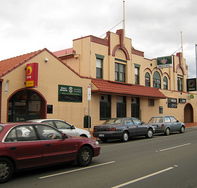 Cooley's Hotel - Accommodation NSW