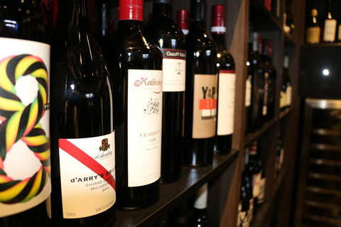 V -wall Tavern Blue Water Brasserie - Accommodation NSW 2