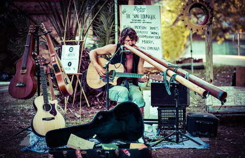 Buskers By The Lake - Accommodation NSW 0