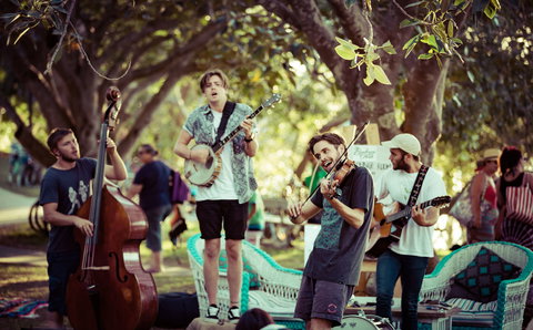 Buskers By The Lake - Accommodation NSW 1