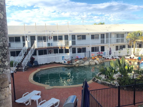 Cairns New Chalon - Accommodation NSW 4