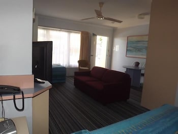Golden Sands Motor Inn Forster - Accommodation NSW 5