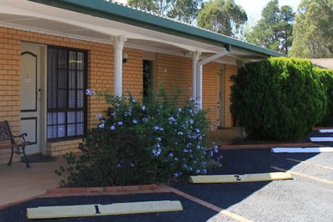 Hilltops Retreat Motor Inn - Accommodation NSW 3