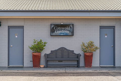 Cotswold Gardens - Accommodation NSW 2