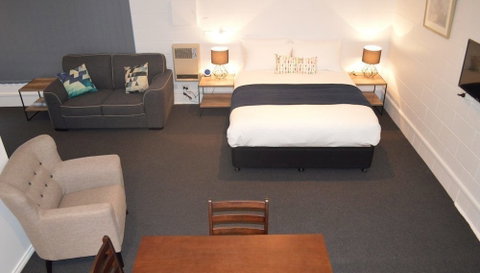 Penguin Seaside Motel - Accommodation NSW 6